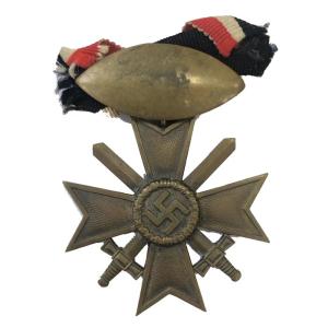 Vyznamenanie Nemecko - Zaslúžný kríž s mečmi 1939
Klicken Sie zur Detailabbildung.